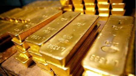 Giá vàng hôm nay 12/12: Vàng treo cao bất chấp USD tăng dốc